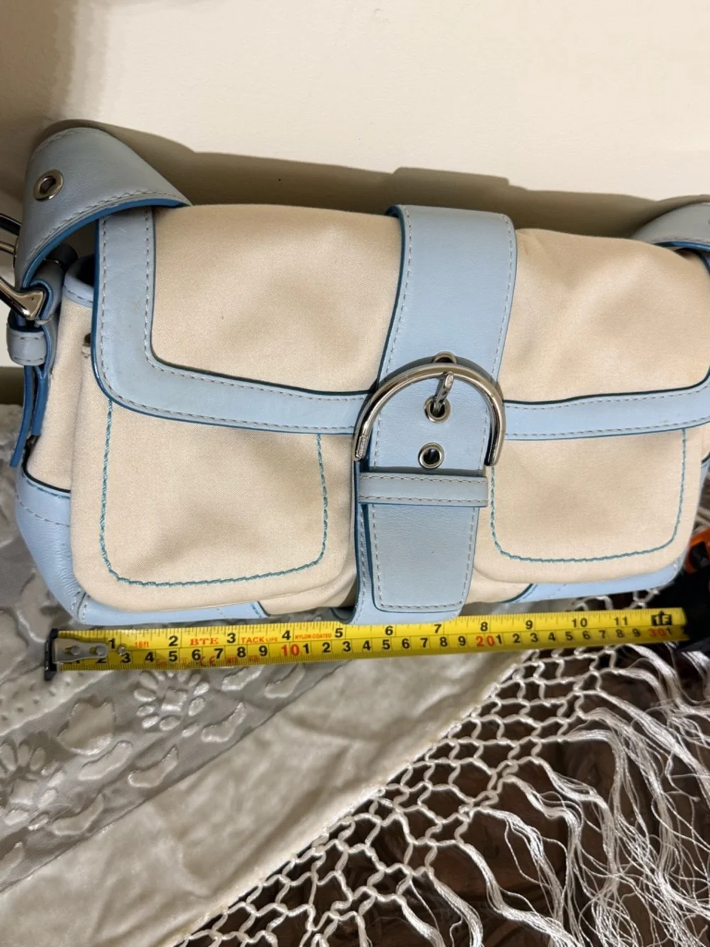 Vintage Coach Soho Hampton Flap Shoulder Bag Blue Cream Buckle Y2K - Picture 3 of 10